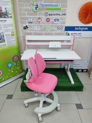 Стол Ergodesk + кресло Assistant (голубой, розовый)